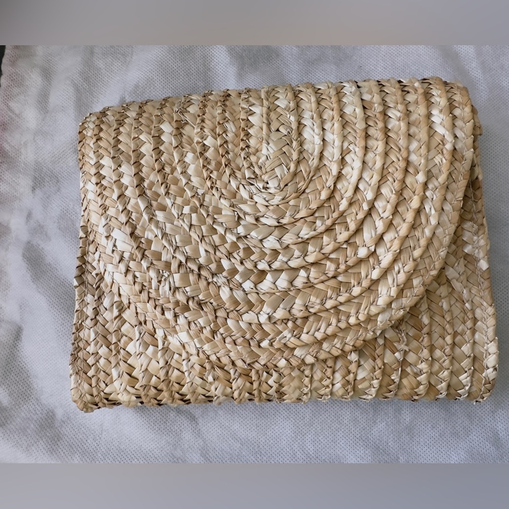 NWOT EPC Woven Straw Clutch - Picture 8 of 8